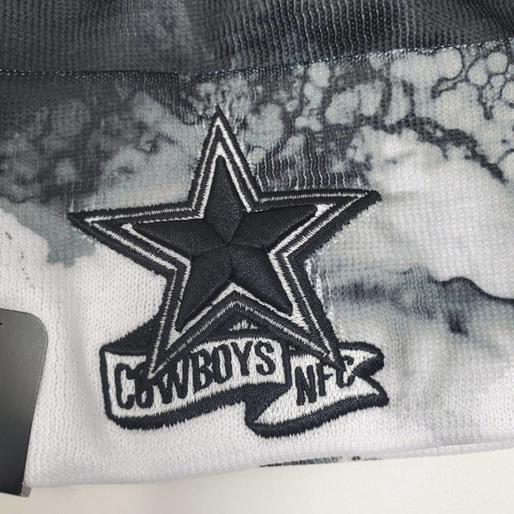 NEW New Era 2022 Sideline Ink Dye Cuffed Knit Hat - Dallas Cowboys Black - Picture 2 of 5